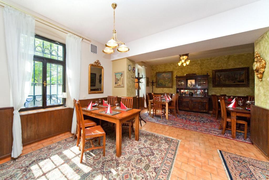 Hotel U Ruze Kutná Hora Екстериор снимка